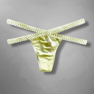 Victoria’s Secret thong panty S new